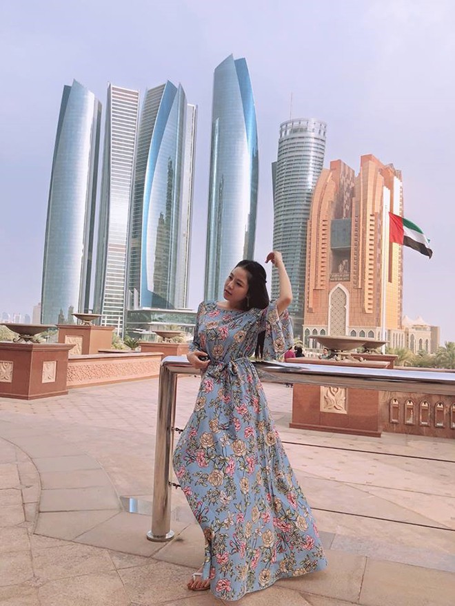 Hot girl Trâm Anh sau khi nổi tiếng: Túi tiền dày hơn, mất nhiều bạn bè, du lịch khắp thế giới Hot girl Trâm Anh sau khi nổi tiếng: Túi tiền dày hơn, mất nhiều bạn bè, du lịch khắp thế giới