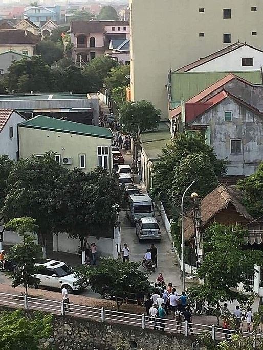 Cận cảnh cả trăm chiến sĩ công an mang súng khám xét, thu giữ 6 tạ ma túy