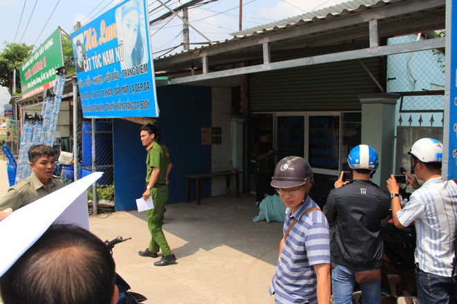 Xin tiền bất thành, tên cướp trói nữ chủ tiệm làm tóc, đâm trọng thương trong nhà vệ sinh