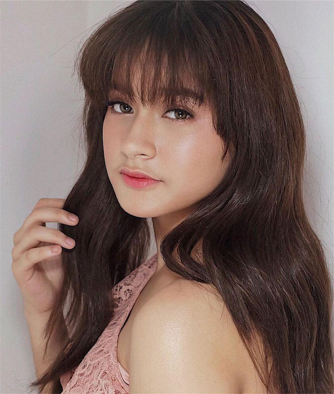 Thiên thần lai 14 tuổi của Philippines có gần 1 triệu fan trên mạng