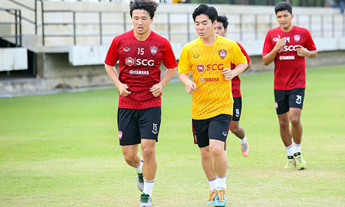 Đặng Văn Lâm và đồng đội phải tập luyện xuyên Tết Songkran