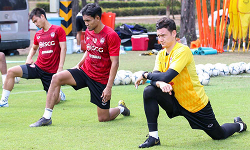 Đặng Văn Lâm và đồng đội phải tập luyện xuyên Tết Songkran