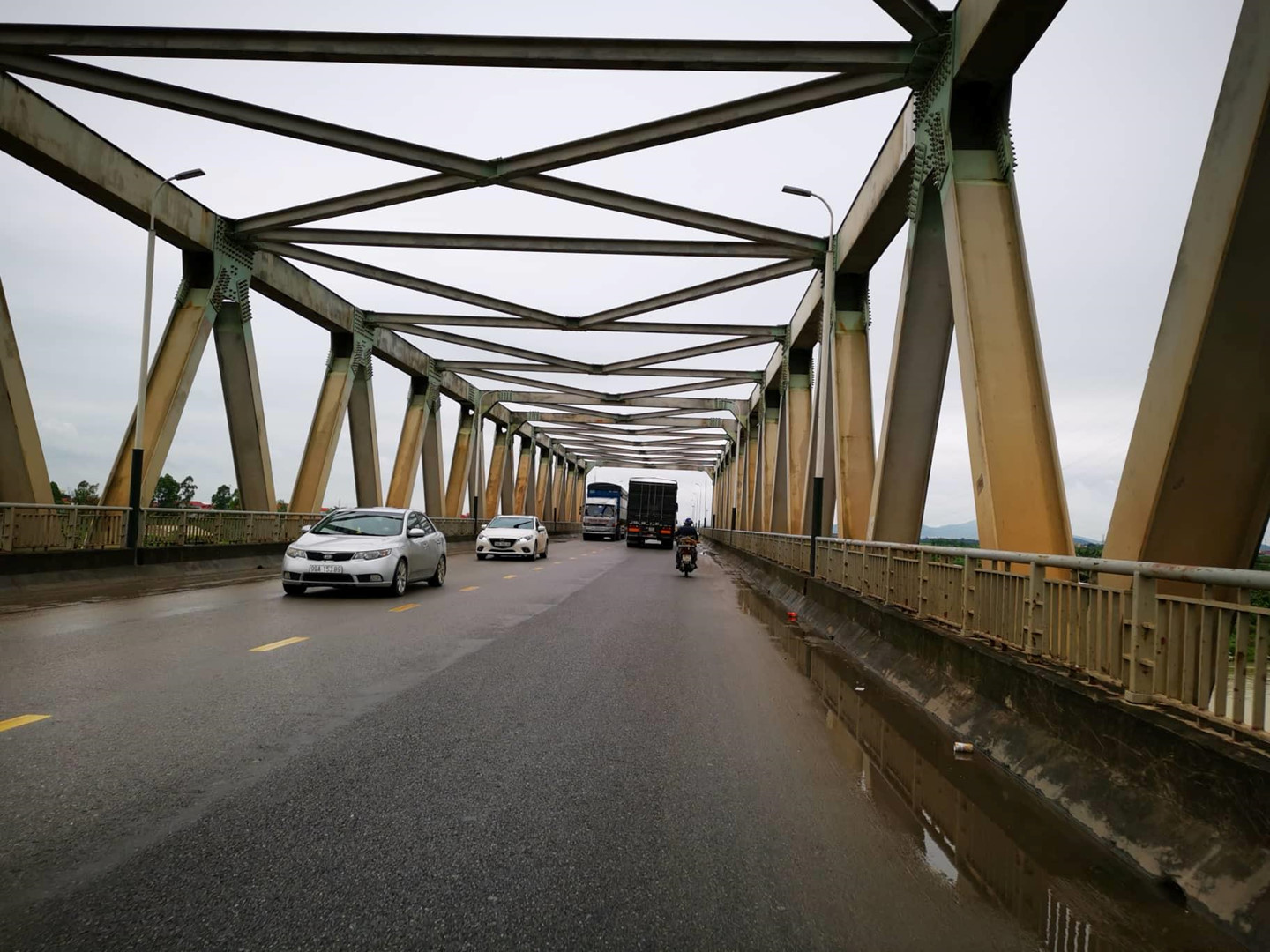 Tin nhắn cuối cùng của nữ sinh nhảy cầu tự tử nghi do bị hãm hiếp