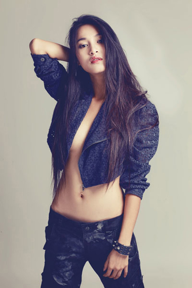 Cuộc sống của chân dài xinh đẹp bên cạnh Johnny Trí Nguyễn 7 năm