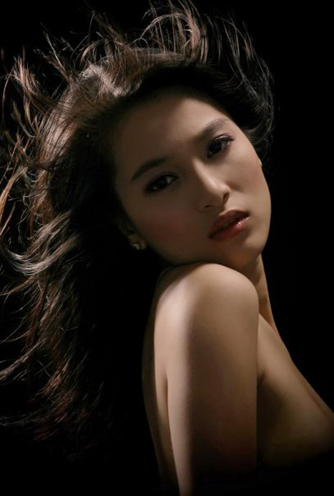 Cuộc sống của chân dài xinh đẹp bên cạnh Johnny Trí Nguyễn 7 năm