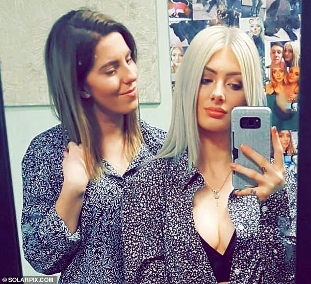 Nữ binh sĩ Anh xinh đẹp ẩu đả, cứa đứt cổ đồng nghiệp