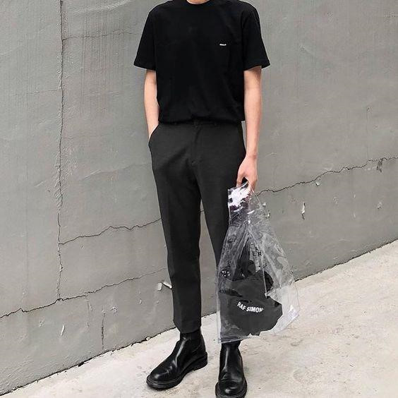 Học ngay 5 cách mix&match; để áo thun đen không còn nhàm chán