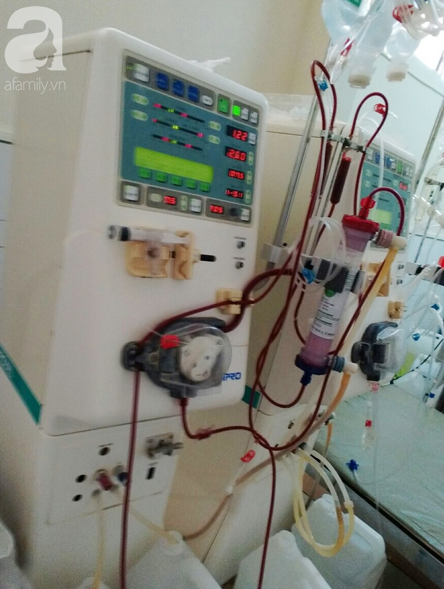 Bị suy thận nhưng vẫn cố giữ thai nhi, người mẹ bị biến dạng khuôn mặt, chấp nhận chết để con gái nhỏ được chào đời