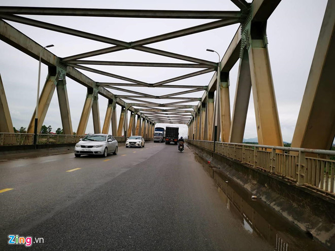 Vụ nữ sinh nhảy cầu: Chưa giao cấu có bị xử tội hiếp dâm?