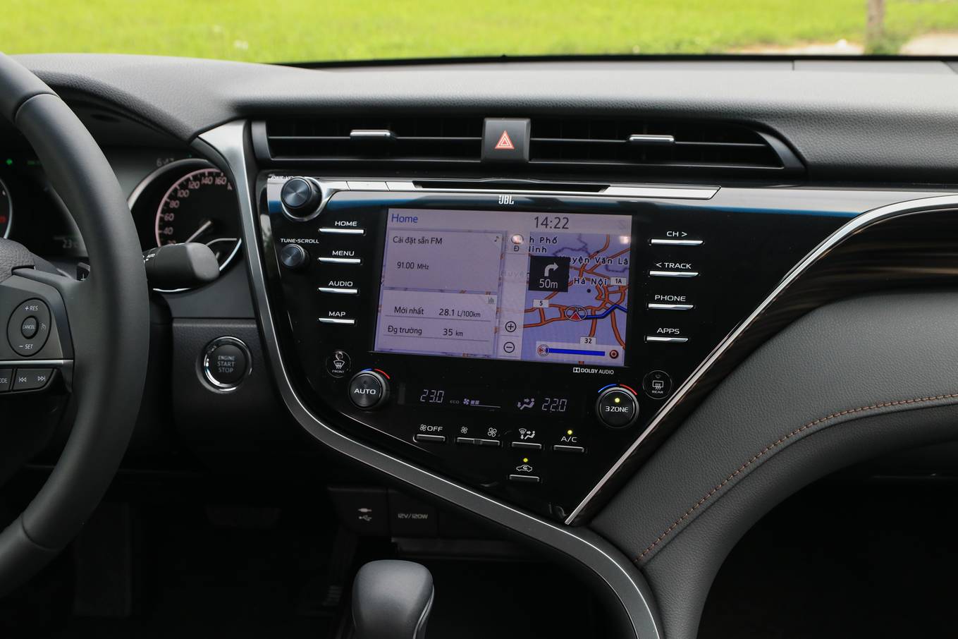 Toyota Camry thế hệ mới tại Việt Nam đầy công nghệ