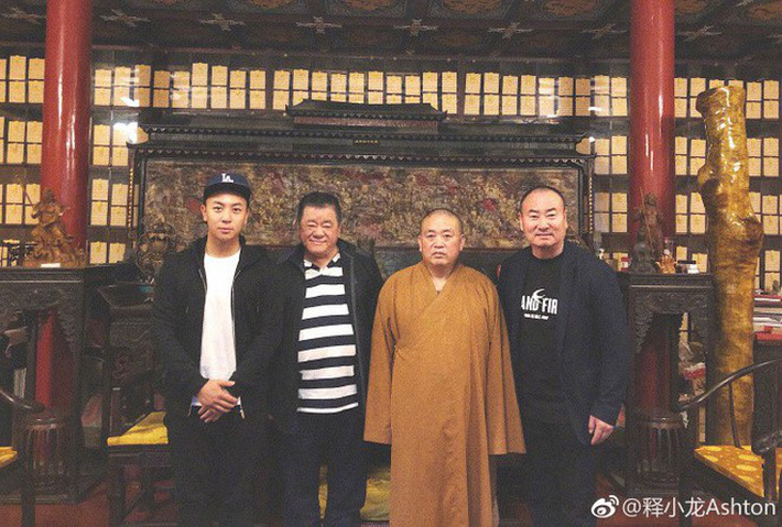 Cha Thích Tiểu Long: Thân thế khủng, là đại cao thủ Thiếu Lâm, gia sản đủ mua cả con phố sầm uất