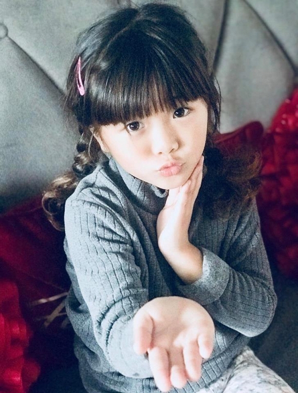 Danh hài Thúy Nga cứng họng khi con gái bất ngờ hỏi Mẹ có chồng không