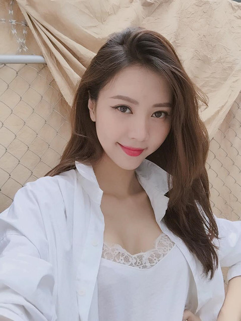 Nhìn lại hành trình 4 năm yêu nhau của cặp Châu Bùi - Decao Nhìn lại hành trình 4 năm yêu nhau của cặp Châu Bùi - Decao