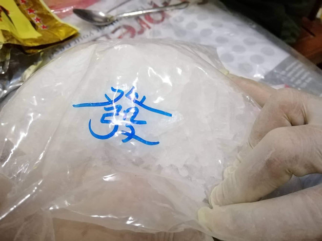 Kiểm đếm hơn 700 kg ma túy vứt bên đường