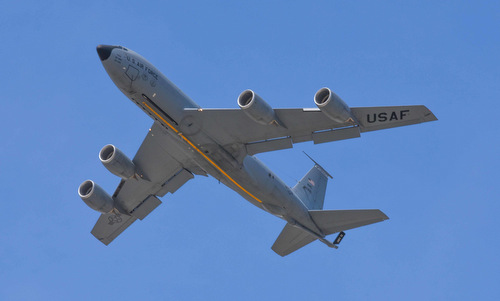 Mỹ sơ tán hàng loạt máy bay tiếp dầu vì nguy cơ lốc xoáy