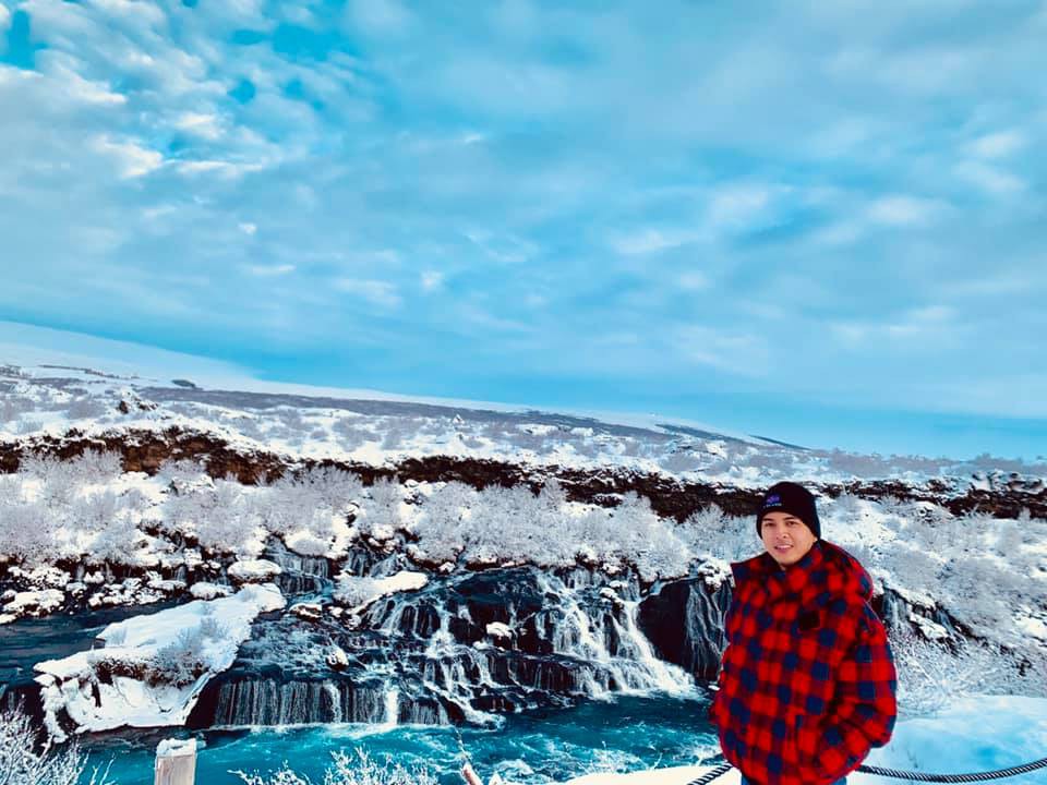 Lộ bằng chứng Bảo Anh - Hồ Quang Hiếu đi du lịch chung, lần này còn có cả nhạc mẫu hộ tống cặp đôi?