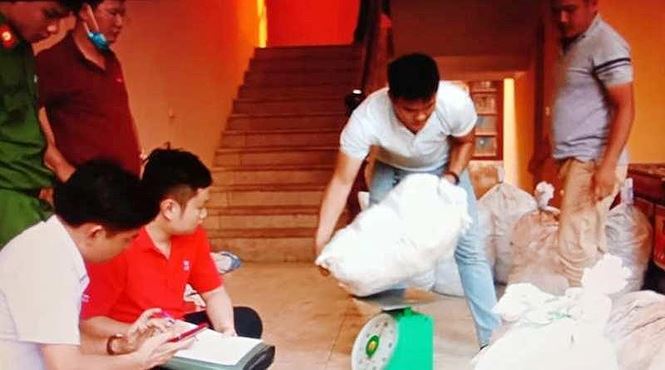 Video ảnh: Cận cảnh công an Nghệ An thu 700kg ma tuý bỏ quên ven đường