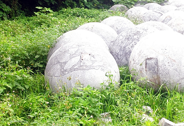 Hà Nội: 40 quả bóng xích ở SVĐ Mỹ Đình sắp được di dời khỏi bãi đất trống để phục vụ đường đua F1