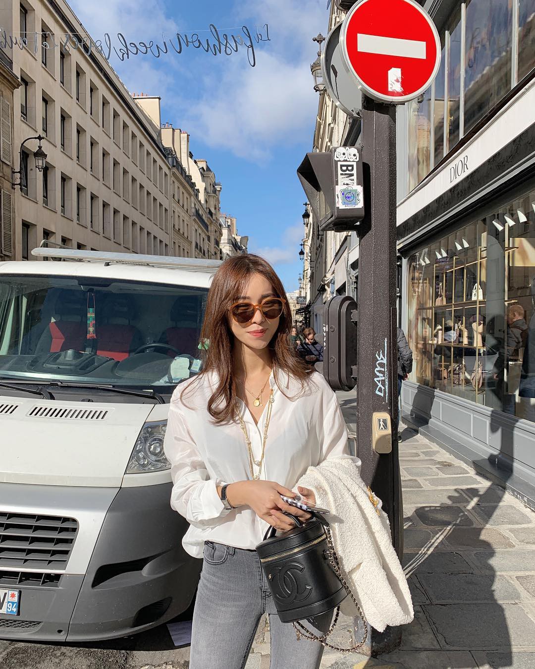 Cứ đến hè là các chị em ráo riết sắm 4 món đồ này, diện mát và quan trọng là sang năm không lỗi mốt