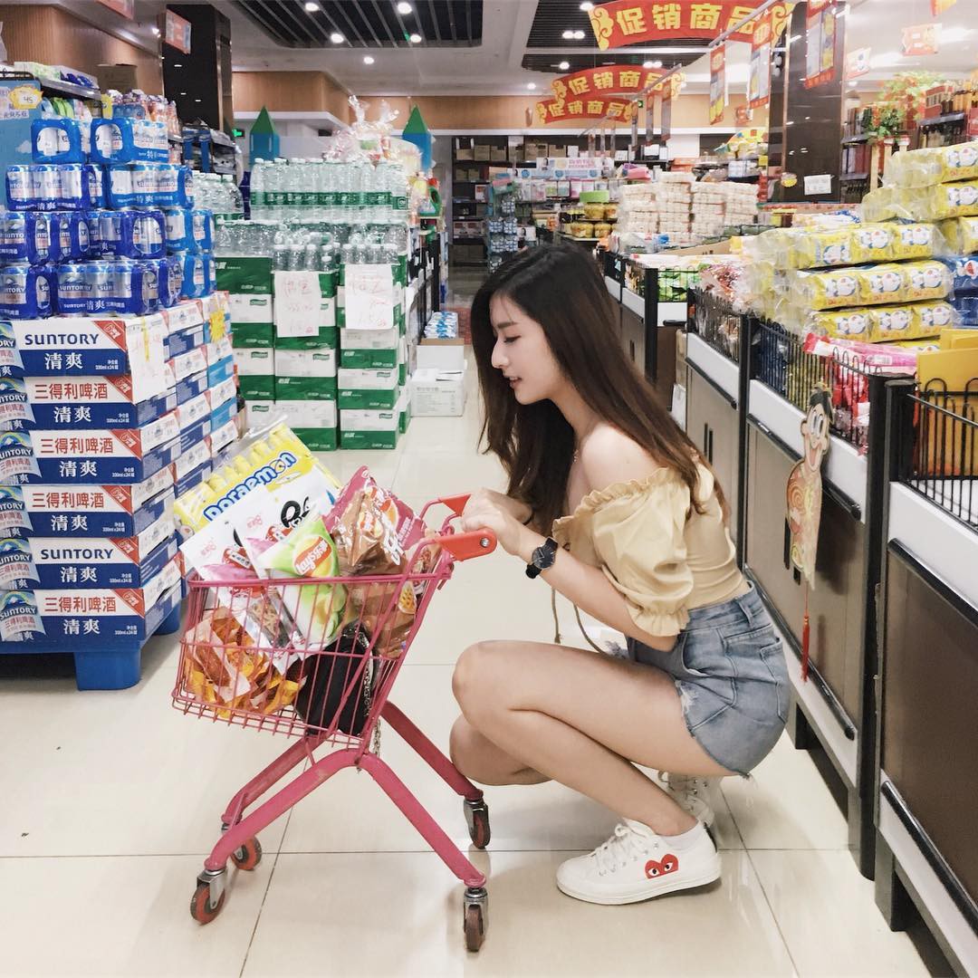 Cứ đến hè là các chị em ráo riết sắm 4 món đồ này, diện mát và quan trọng là sang năm không lỗi mốt