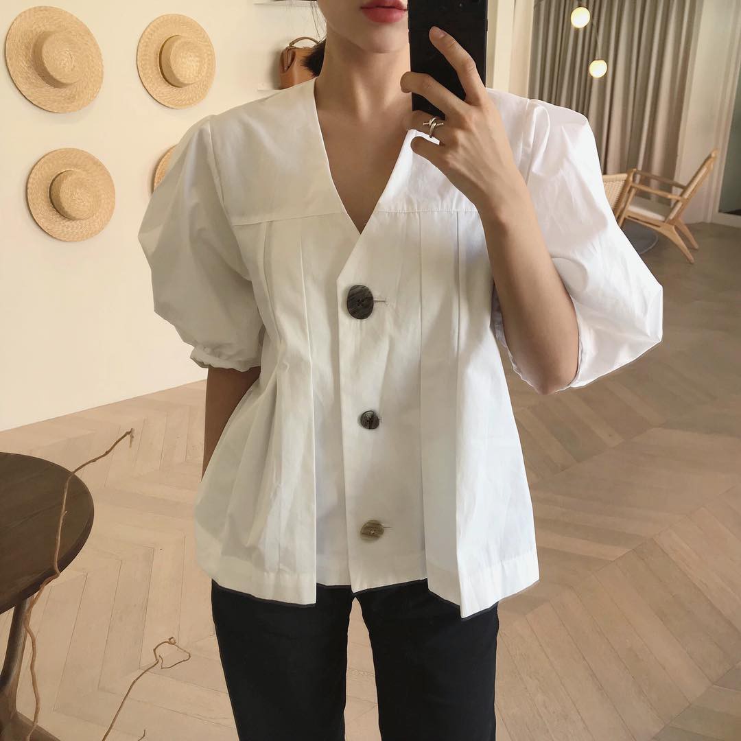 Cứ đến hè là các chị em ráo riết sắm 4 món đồ này, diện mát và quan trọng là sang năm không lỗi mốt