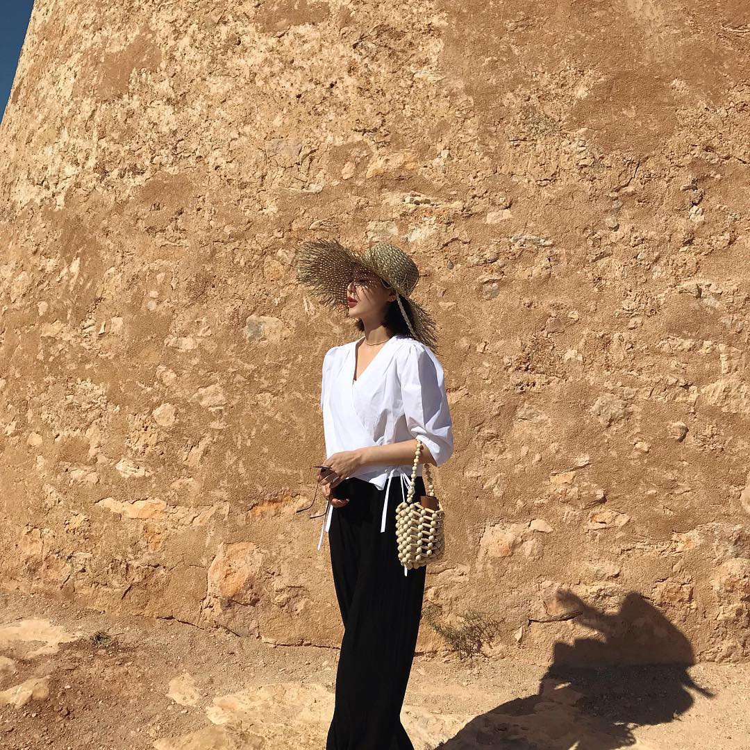 Cứ đến hè là các chị em ráo riết sắm 4 món đồ này, diện mát và quan trọng là sang năm không lỗi mốt