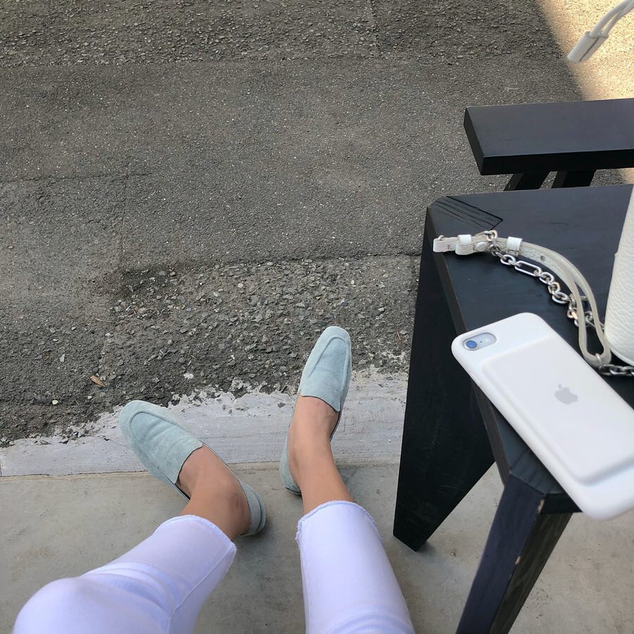 Đây là 4 mẫu giày dép có thể kết hợp với mọi set đồ, vô cùng xứng đáng để bạn sắm ngay cho mình