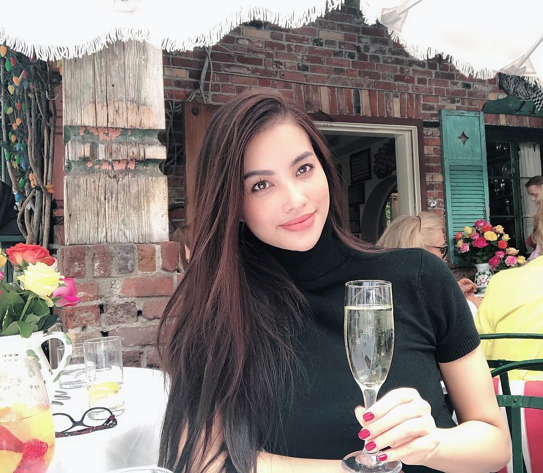 Tái xuất showbiz cũng là lúc style của Phạm Hương thăng hạng vượt bậc, không còn nhạt nhòa như trước kia