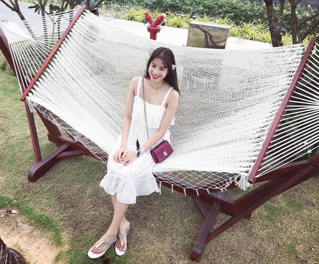 Tái xuất showbiz cũng là lúc style của Phạm Hương thăng hạng vượt bậc, không còn nhạt nhòa như trước kia