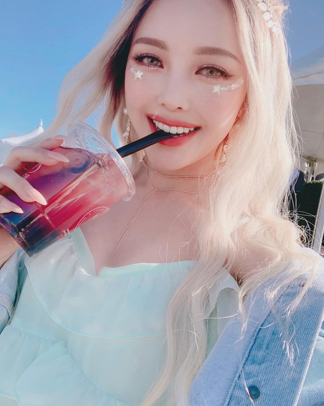 4 hot trend làm đẹp được hội gái xinh tại Coachella quẩy nhiệt tình: xu hướng nào cũng ảo tung chảo 4 hot trend làm đẹp được hội gái xinh tại Coachella quẩy nhiệt tình: xu hướng nào cũng ảo tung chảo