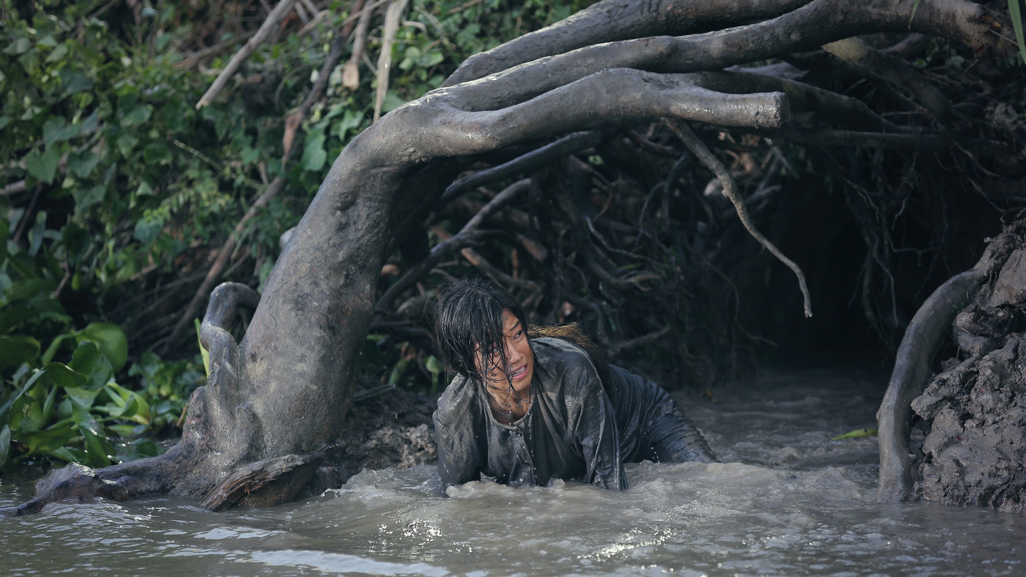 Thiên Linh Cái tiếp tục hoãn chiếu: Có lẽ chụp hố đen vũ trụ còn dễ hơn làm phim kinh dị ở Việt Nam!
