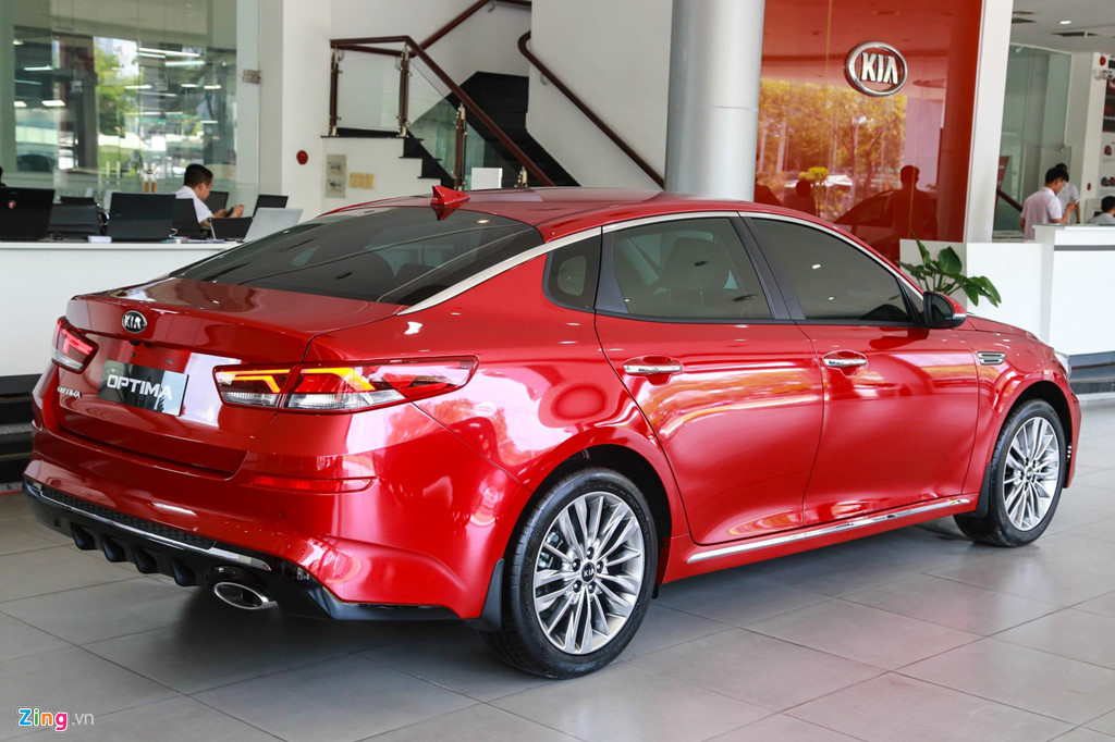 Kia Optima 2019 xuất hiện tại đại lý, bản cao cấp tăng giá 20 triệu