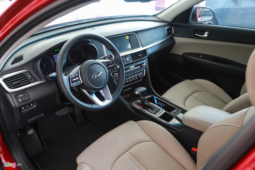 Kia Optima 2019 xuất hiện tại đại lý, bản cao cấp tăng giá 20 triệu