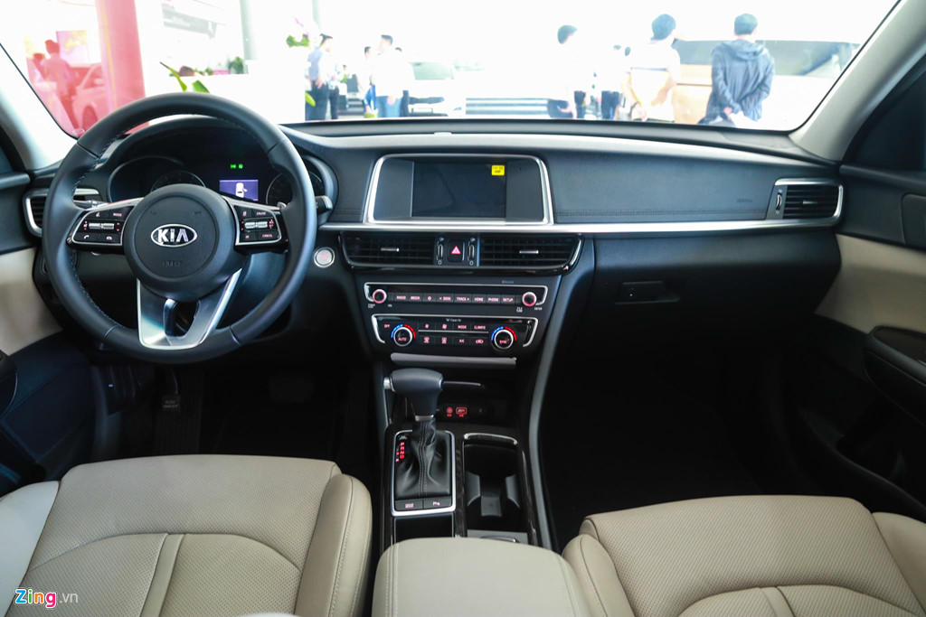 Kia Optima 2019 xuất hiện tại đại lý, bản cao cấp tăng giá 20 triệu