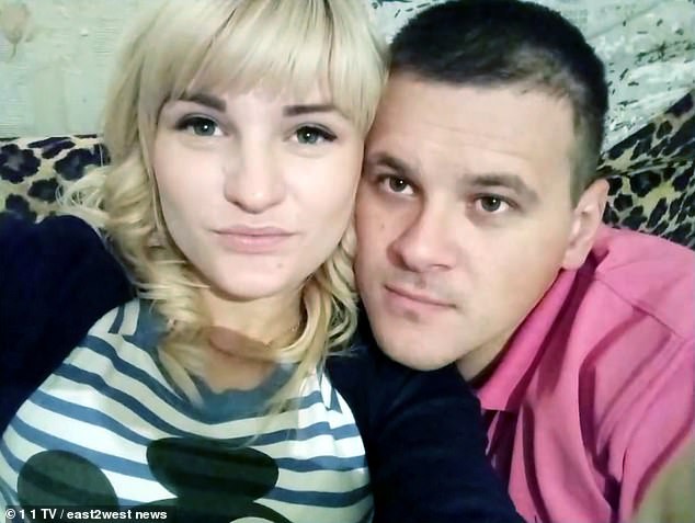 Mẹ trẻ giam giữ hai con suốt 9 ngày để đi chơi với nhân tình khiến con trai chết đói, con gái chỉ còn da bọc xương