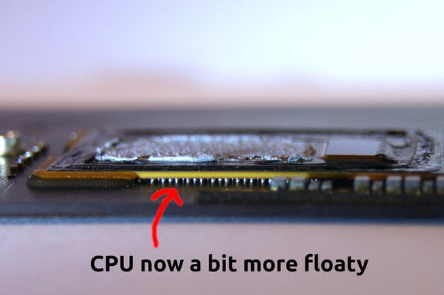 Nghe hướng dẫn trên mạng, thanh niên tự sửa MacBook giá nghìn đô bằng cách cho máy vào lò nướng, đây là kết quả cuối cùng