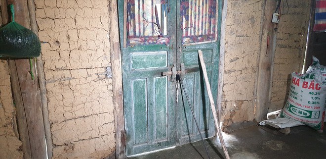 Nghi án bị doạ giết con trai đang ngủ, mẹ cắn răng chịu đựng cưỡng bức