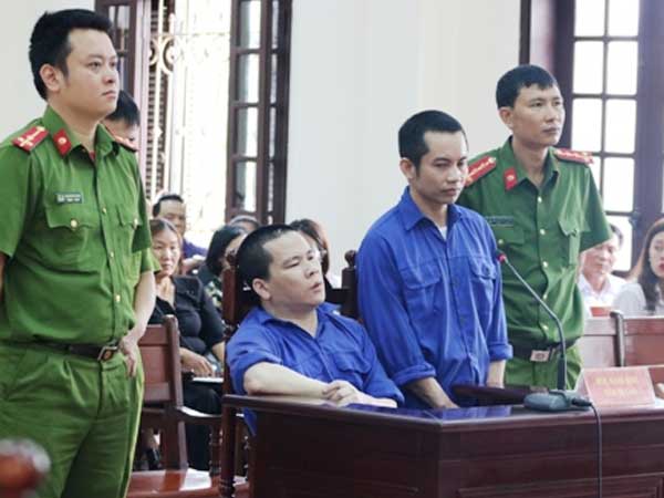 Cựu tổng giám đốc Vinaca hầu tòa vì dùng bột than làm thuốc giả