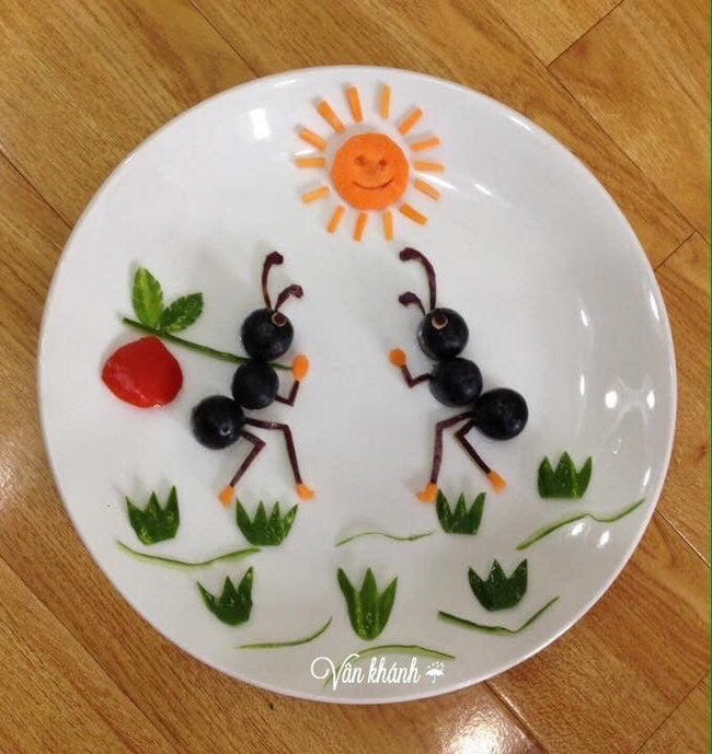 Ngưỡng mộ mẹ 8x làm những đĩa cơm đẹp như mơ cho con khiến cộng đồng mạng dậy sóng