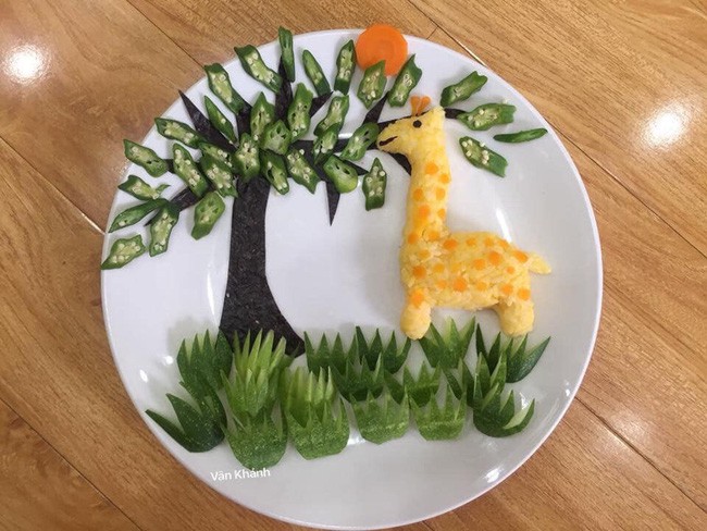 Ngưỡng mộ mẹ 8x làm những đĩa cơm đẹp như mơ cho con khiến cộng đồng mạng dậy sóng