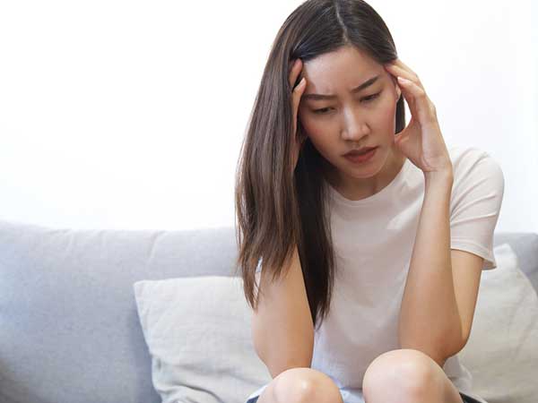 Chồng thờ ơ ngay cả khi tôi nhập viện nhưng rất quan tâm bạn bè