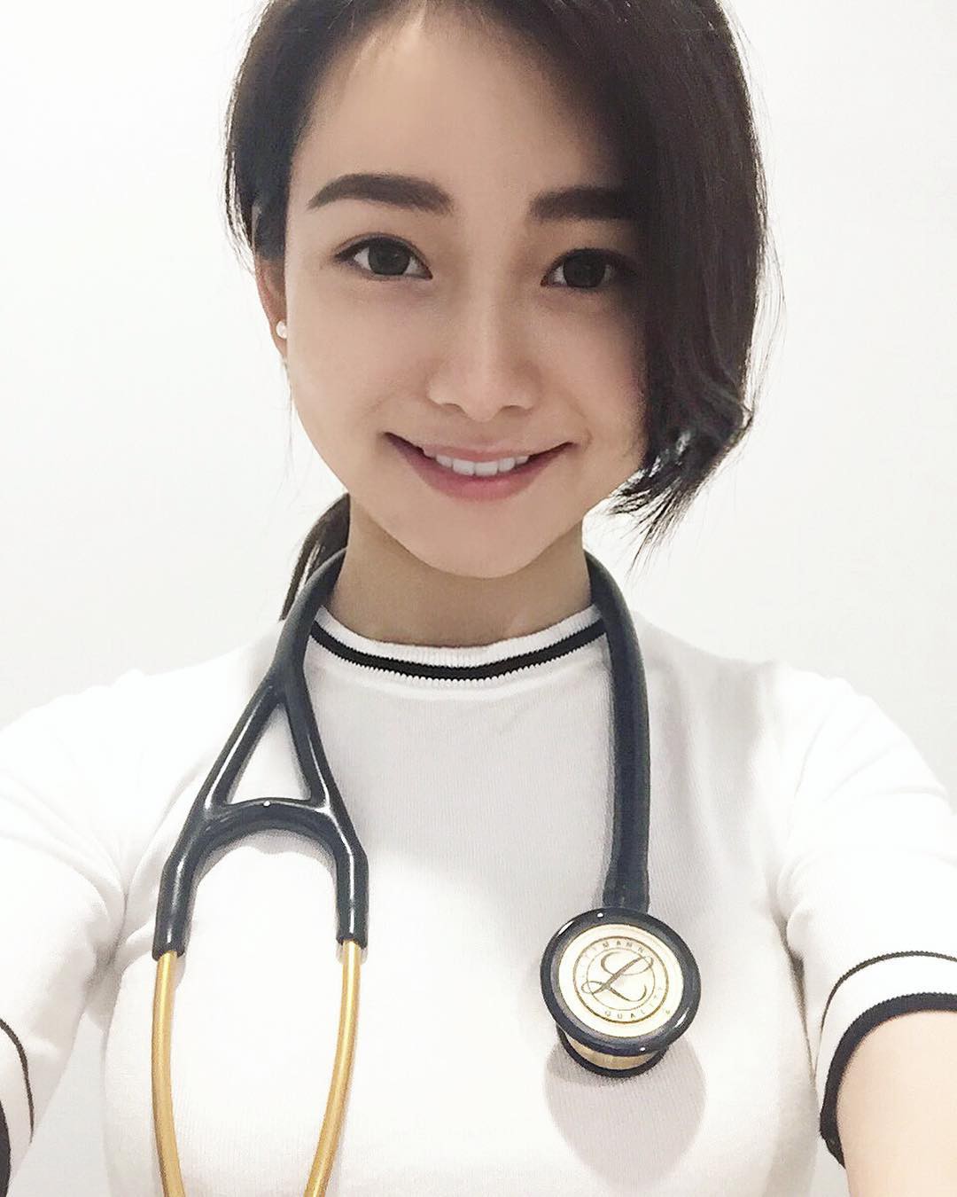 Nữ bác sĩ xứ Đài chứng minh: Makeup sương sương mà đẹp như thần tiên tỉ tỉ là có thật!