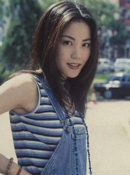 Vương Phi - người đàn bà đẹp khiến Tạ Đình Phong si mê suốt 20 năm