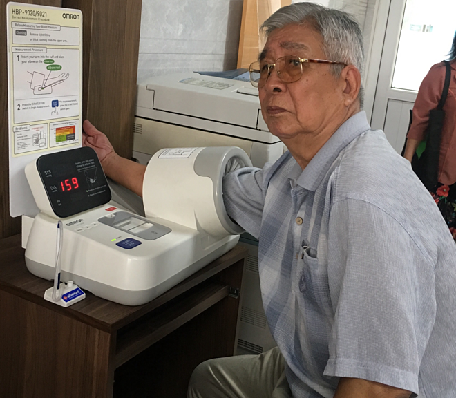 Nhiều người già, trẻ em TP HCM nhập viện do nắng nóng