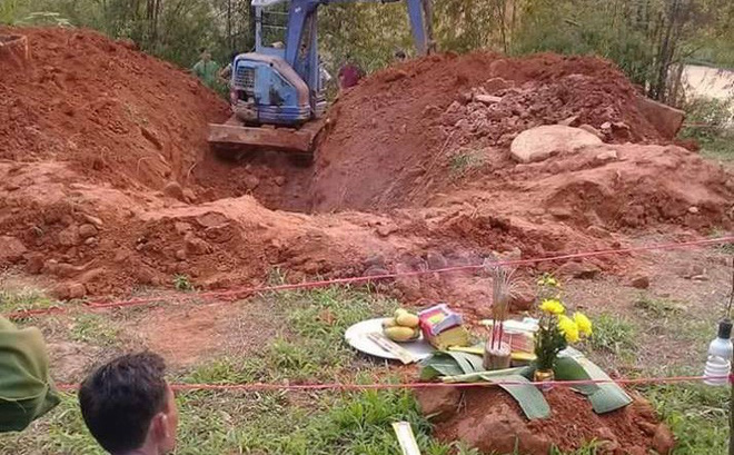 Thi thể phụ nữ cuốn chăn nằm dưới giếng hoang, nghi là người đã mất tích bí ẩn 2 tháng trước