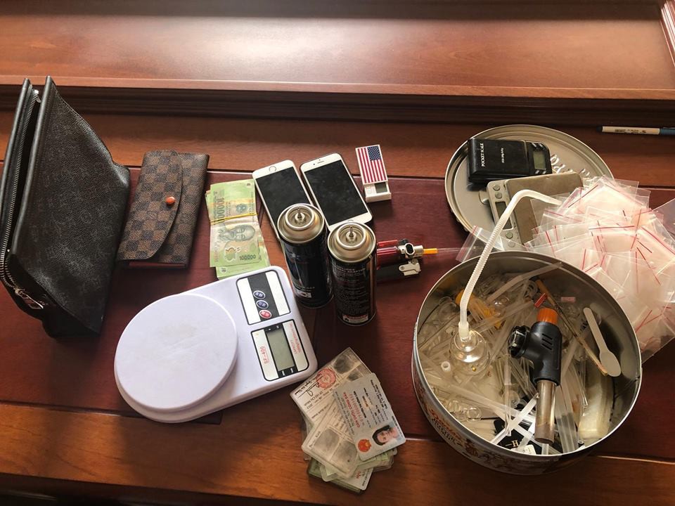 Nữ sinh viên 9X ngành dược bị bắt quả tang khi đang đi đang bán ma tuý cho con nghiện