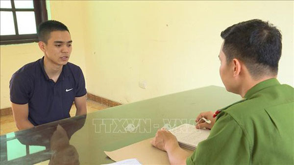 Bạn trai nữ sinh nhảy cầu tự tử nói gì sau khi lộ 400 tin nhắn giải thích về việc bị cưỡng ép?