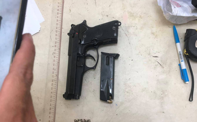 Bắt đường dây bán 1000 viên thuốc lắc/ngày cho quán bar ở TP.HCM, thu cả kho vũ khí trong ô tô Mercedes