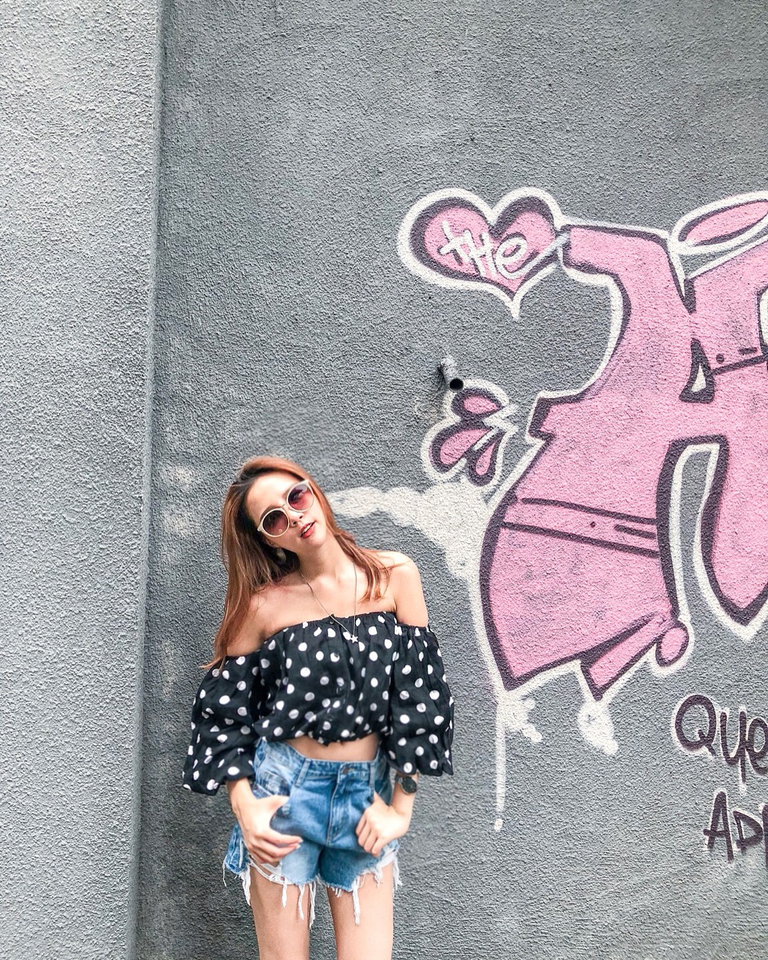 Chớm hè, bạn nên ôn lại ngay 3 công thức diện quần shorts để cân hết mọi cuộc dạo phố, đi biển