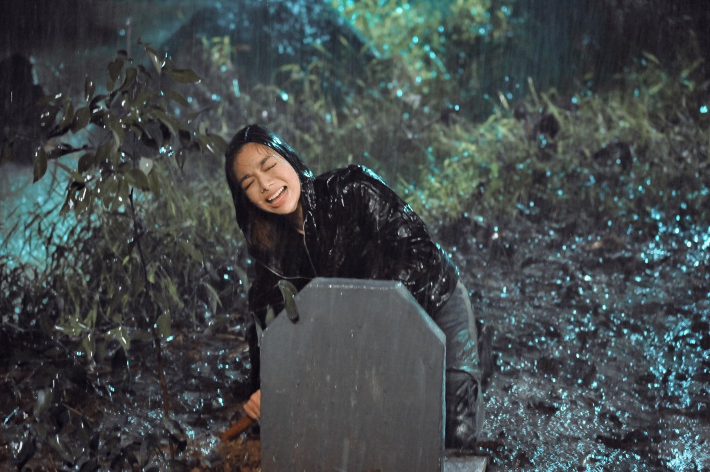 6 chi tiết gây hoang mang hơn cả việc phân biệt ma và người ở Lật Mặt 4